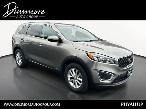 Used 2017 Kia Sorento AWD w/ LX Convenience Package image 1