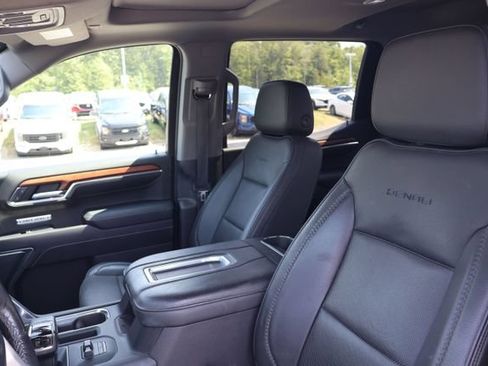 Used 2022 GMC Sierra 1500 Denali AWD/4WD image 11