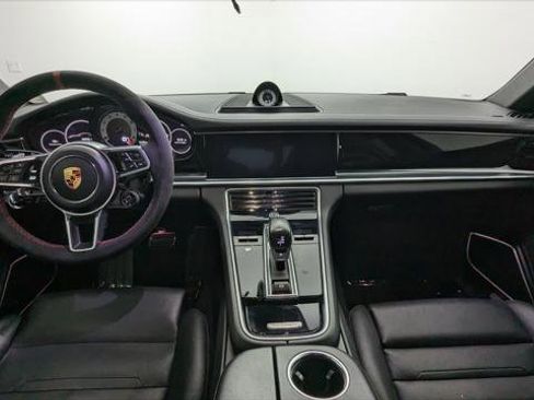 Used 2018 Porsche Panamera 4S image 26