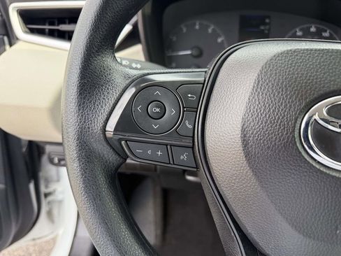 Used 2025 Toyota Corolla LE image 17