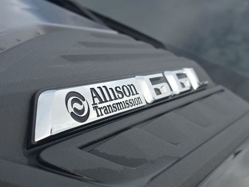 Used 2024 Chevrolet Silverado 2500 Custom w/ Custom Convenience Package image 9