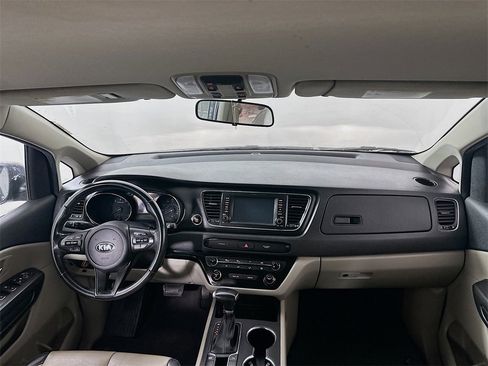 Used 2020 Kia Sedona EX image 22