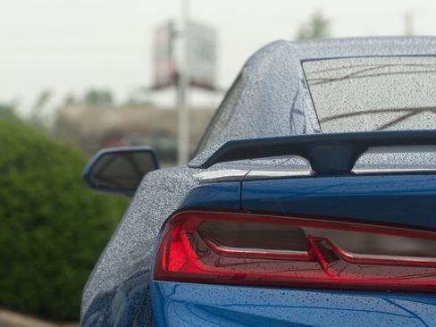 Used 2018 Chevrolet Camaro SS RWD image 32
