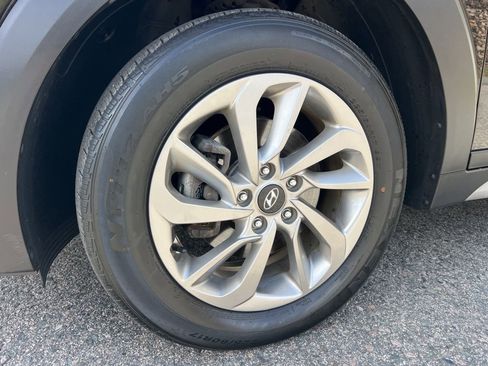 Used 2017 Hyundai Tucson SE Plus AWD/4WD image 11