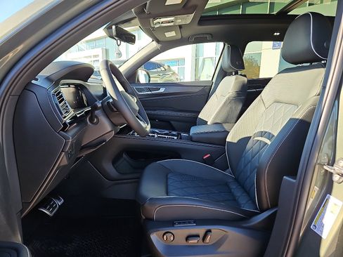 New 2026 Volkswagen Atlas Cross Sport SEL Premium R-Line image 11