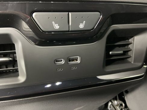 Used 2025 GMC Sierra 1500 AT4 w/ AT4 Premium Package image 20