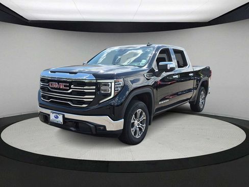 Used 2025 GMC Sierra 1500 SLT AWD/4WD image 4