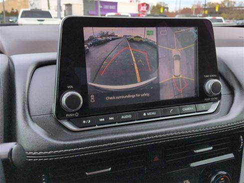 Used 2021 Nissan Rogue SV image 13