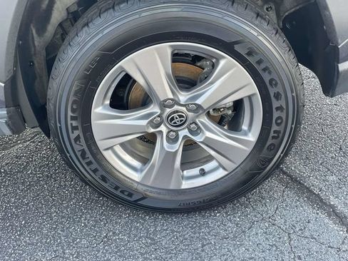Used 2024 Toyota RAV4 XLE FWD image 6