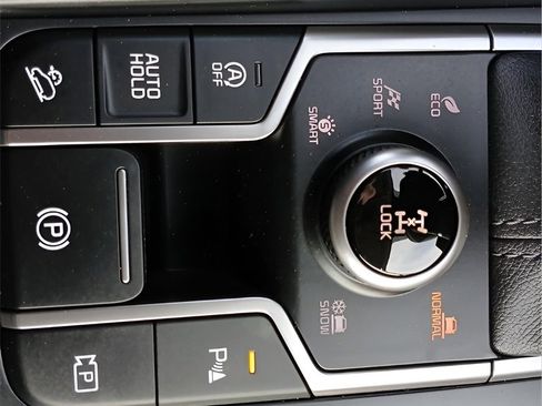 Used 2025 Kia Sorento S image 22