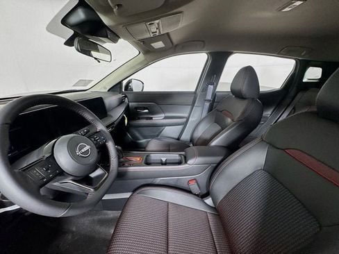 New 2026 Nissan Kicks SR w/ Cold Weather Package image 17