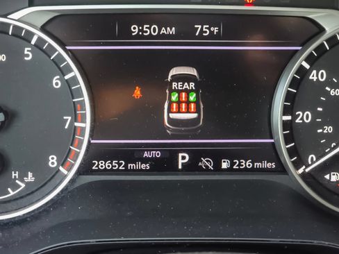 Used 2025 Nissan Pathfinder SV AWD/4WD image 22
