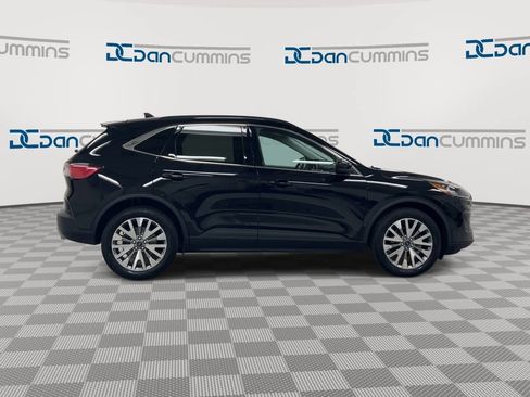 Used 2022 Ford Escape Titanium AWD/4WD image 9