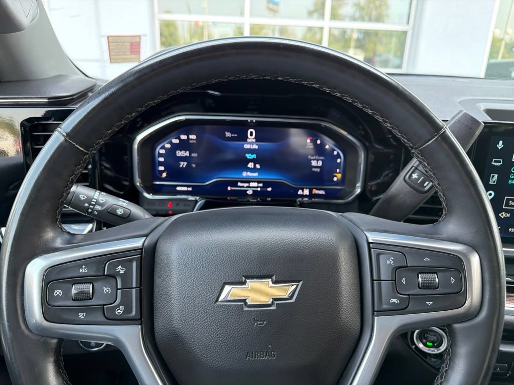 Used 2025 Chevrolet Silverado 1500 LT AWD/4WD image 11