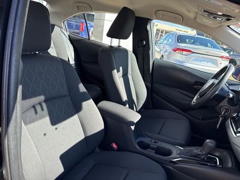 Used 2023 Toyota Corolla LE image 29