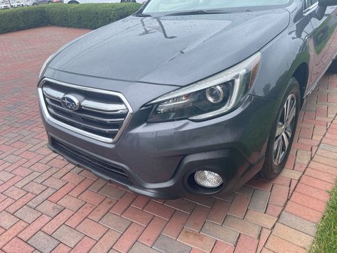 Used 2019 Subaru Outback 2.5i Limited AWD/4WD image 2