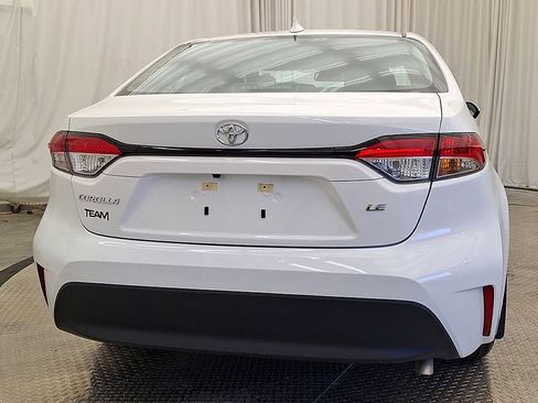 Used 2025 Toyota Corolla LE image 2