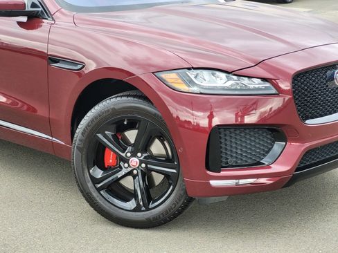 Used 2017 Jaguar F-PACE S image 3