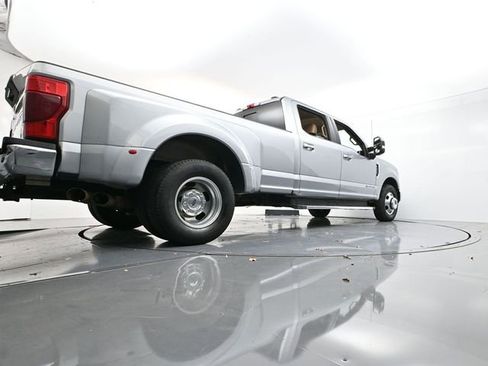 Used 2022 Ford F350 Lariat w/ Lariat Ultimate Package image 34