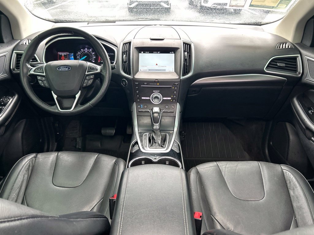 Used 2018 Ford Edge Titanium w/ Equipment Group 302A AWD/4WD image 10