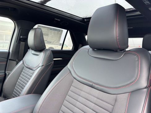 New 2026 Ford Explorer ST-Line w/ ST-Line Street Pack image 13