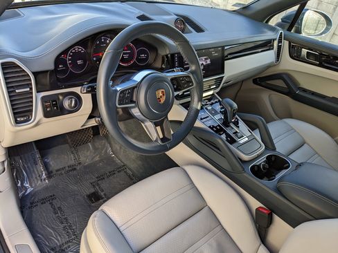 Certified 2019 Porsche Cayenne image 4