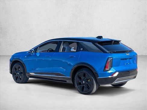 Used 2025 Cadillac Optiq Luxury 1 image 7