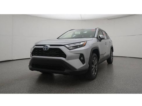 Used 2023 Toyota RAV4 XLE Premium AWD/4WD image 38