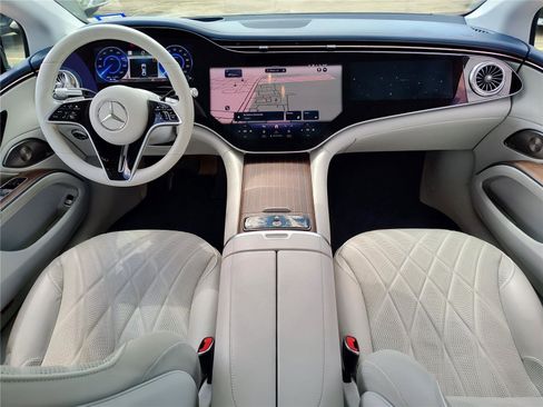 Certified 2022 Mercedes-Benz EQS 580 4MATIC Sedan image 19