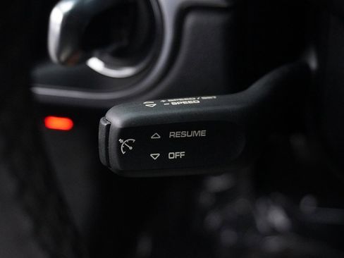 Used 2019 Porsche 718 Cayman S image 36