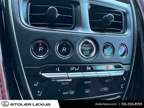 Used 2018 Aston Martin DB11 Coupe image 28