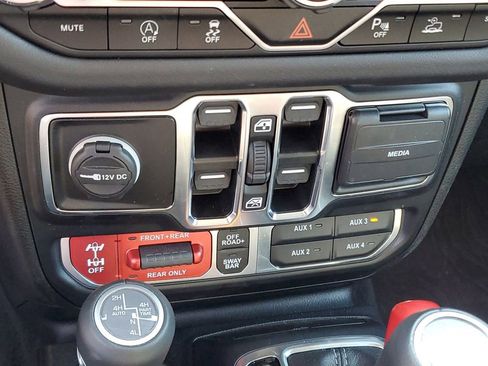 Used 2024 Jeep Wrangler Unlimited Rubicon image 19