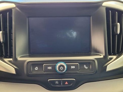 Used 2024 GMC Terrain SLE image 24