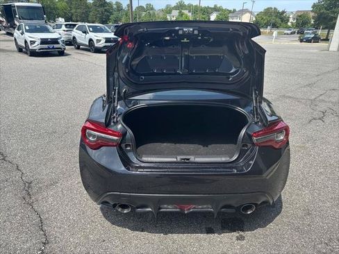 Used 2017 Toyota 86 RWD image 20