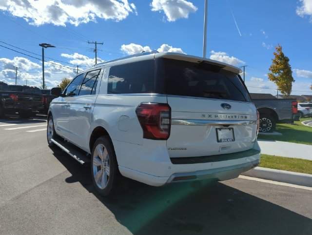 Used 2023 Ford Expedition Max Platinum AWD/4WD image 3