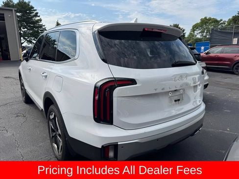 Used 2024 Kia Telluride EX w/ EX Captain's Chair Package FWD image 6