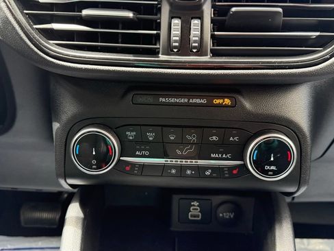 Used 2025 Ford Escape ST-Line Select AWD/4WD image 17