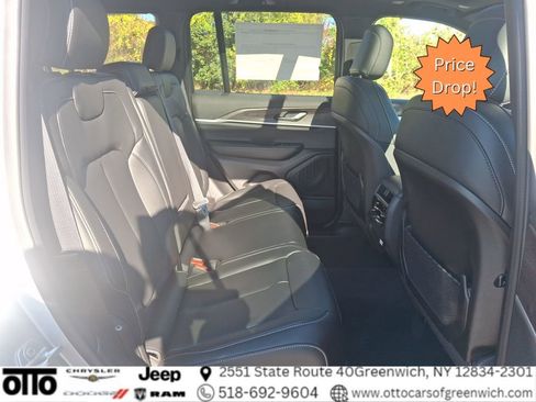 New 2025 Jeep Grand Cherokee Limited w/ Black Appearance Package image 13