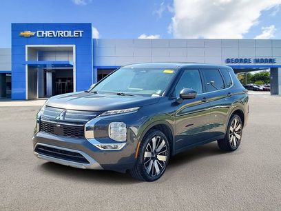 Used 2025 Mitsubishi Outlander SE