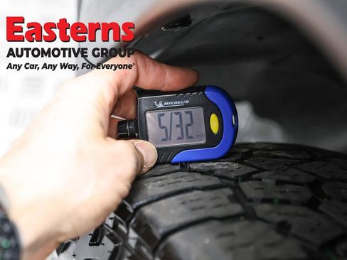 Used 2025 Jeep Compass Trailhawk AWD/4WD image 29