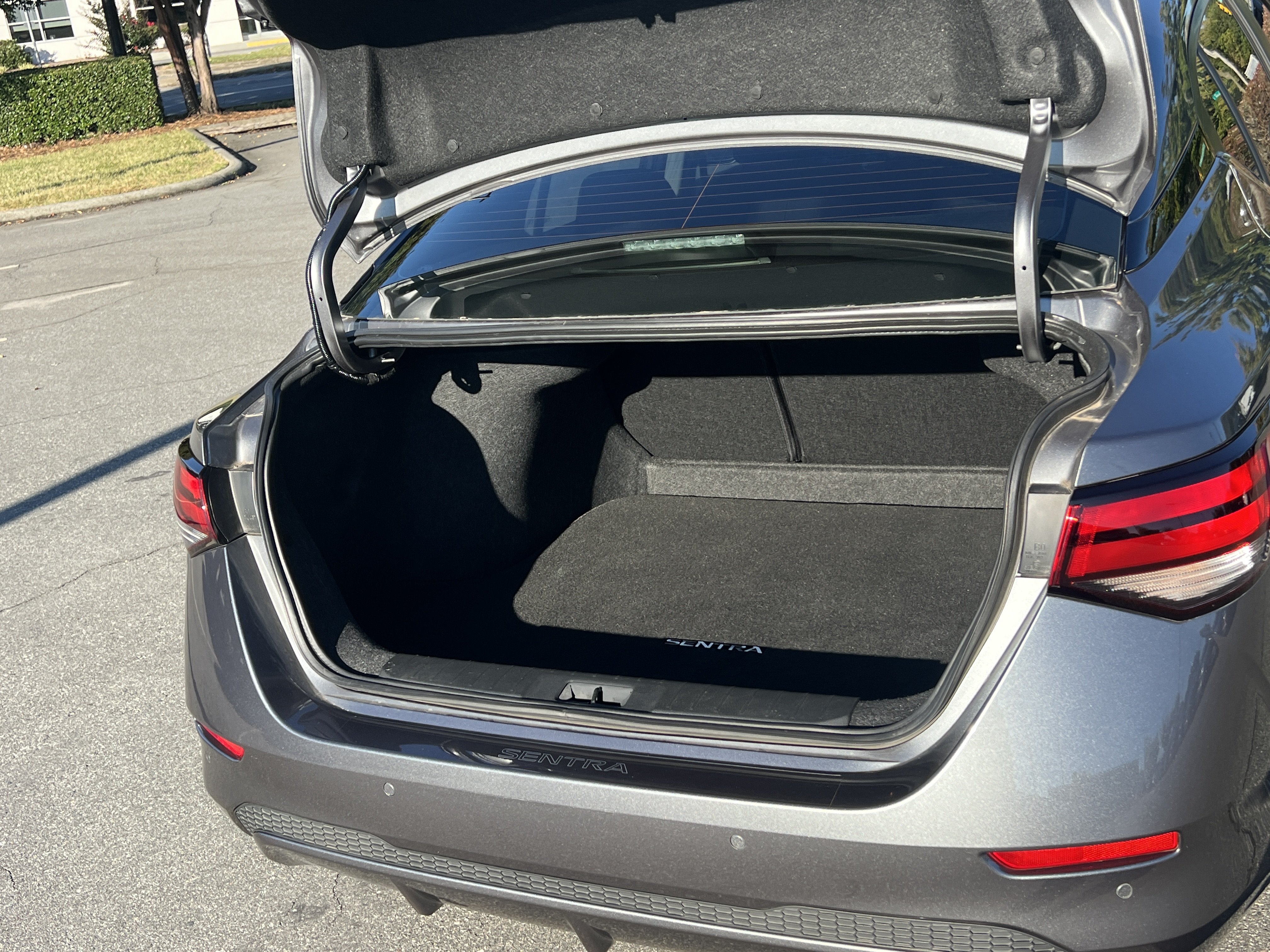 Used 2025 Nissan Sentra S FWD image 15