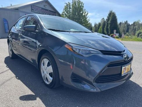 Used 2018 Toyota Corolla LE image 1