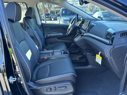 New 2026 Honda Odyssey Touring image 17