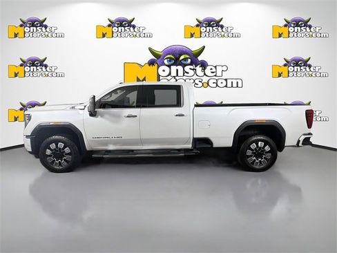 Used 2024 GMC Sierra 3500 Denali image 8