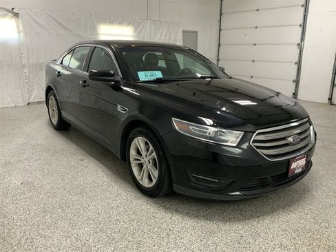 Used 2018 Ford Taurus SEL w/ Equipment Group 201A AWD/4WD image 3
