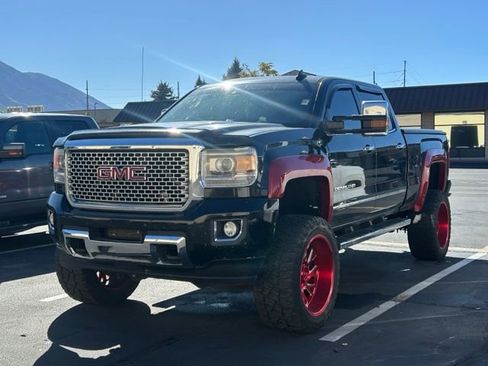 Used 2015 GMC Sierra 2500 Denali w/ Duramax Plus Package image 8