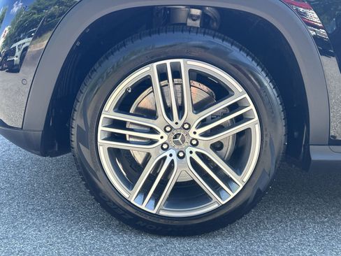 Used 2025 Mercedes-Benz GLS 450 4MATIC image 13