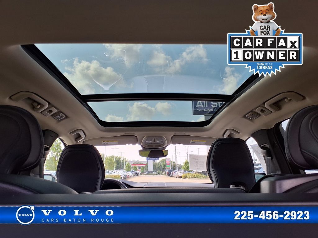 Certified 2023 Volvo XC60 B5 Plus w/ Climate Package AWD/4WD image 29