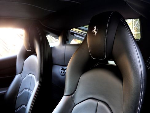 Used 2018 Ferrari 488 GTB image 19