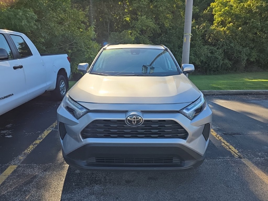 Used 2025 Toyota RAV4 XLE FWD image 2